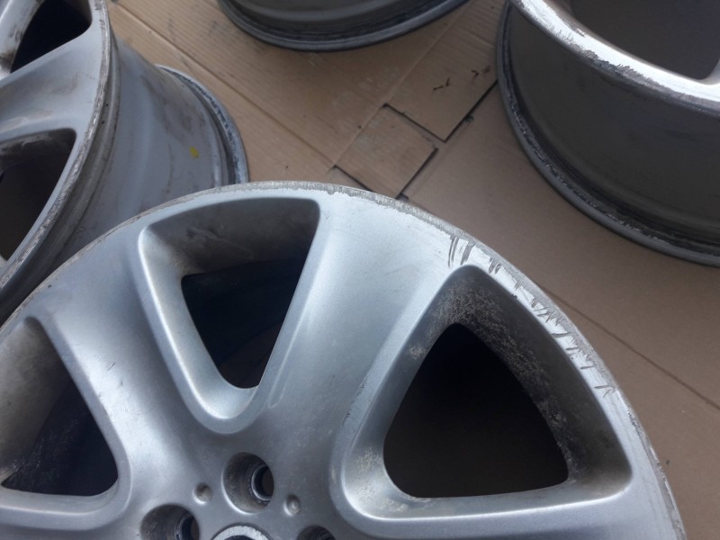 Recambio de juego llantas para jaguar xf referencia OEM IAM 8X231007BA 8.5JX18CH2 ET49 5T