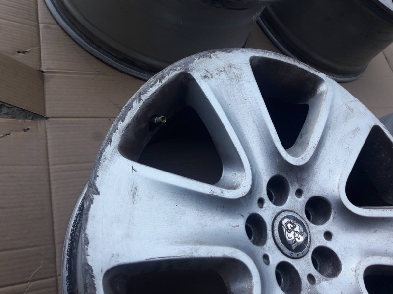 Recambio de juego llantas para jaguar xf referencia OEM IAM 8X231007BA 8.5JX18CH2 ET49 5T