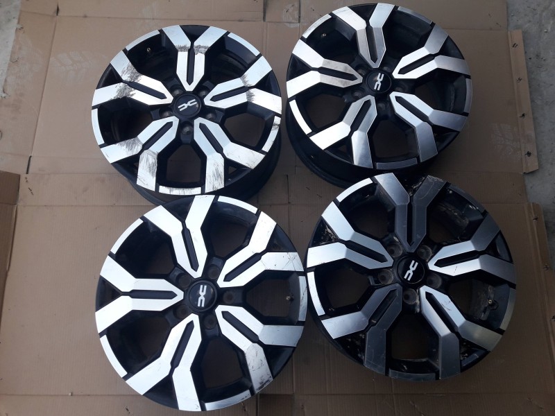 Recambio de juego llantas para dacia duster ii referencia OEM IAM 403000531R 6.5JX17CH RS0076