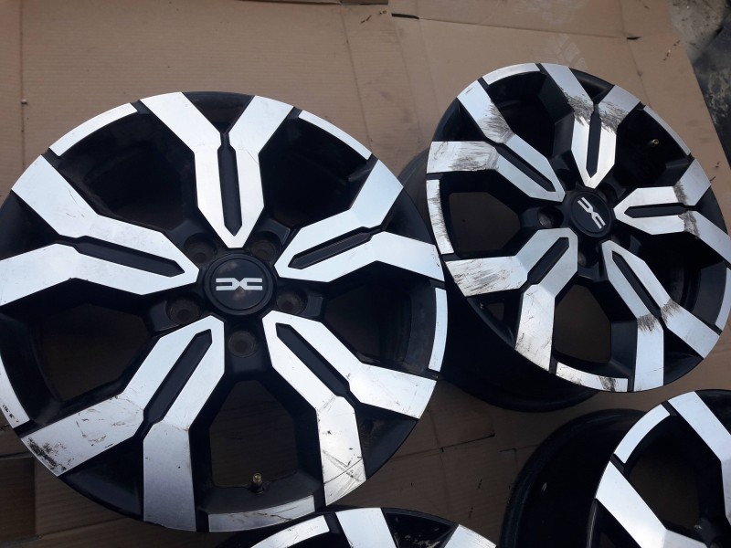 Recambio de juego llantas para dacia duster ii referencia OEM IAM 403000531R 6.5JX17CH RS0076