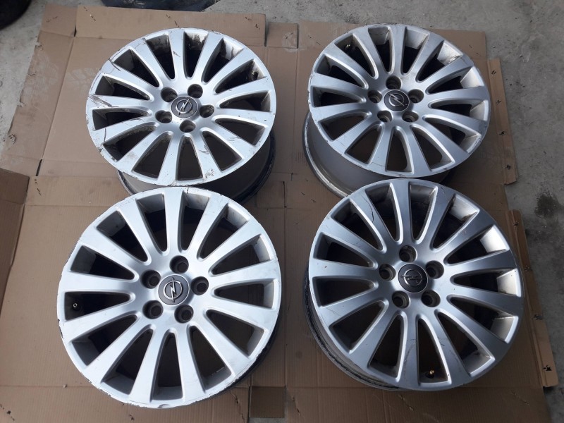 Recambio de juego llantas para opel insignia berlina referencia OEM IAM ALSI7MGWA 18X8JH2 LS42
