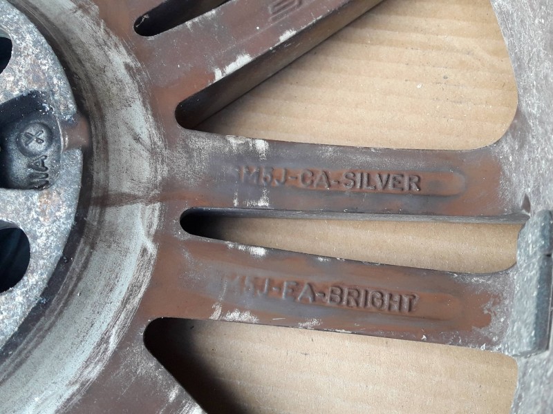 Recambio de juego llantas para ford focus berlina (cap) referencia OEM IAM M5JEA 3M5JCA 6.5JX17H2 ET52.5