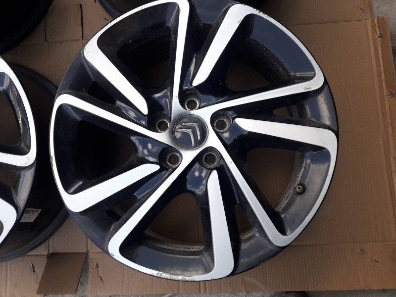Recambio de juego llantas para citroen c4 berlina referencia OEM IAM 9813863177 7J17 04322X