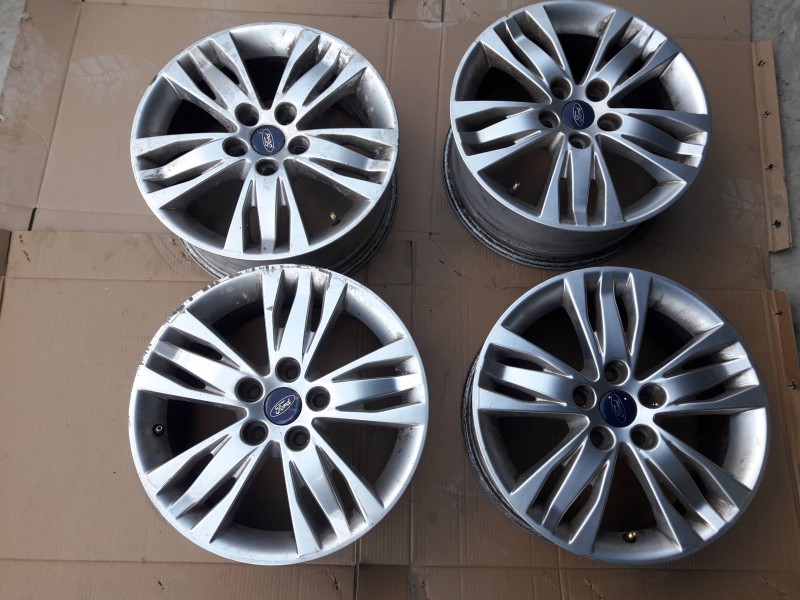 Recambio de juego llantas para ford focus lim. (cb8) referencia OEM IAM CM5C1007EA 7JX16H2X50 5TORNILLOS