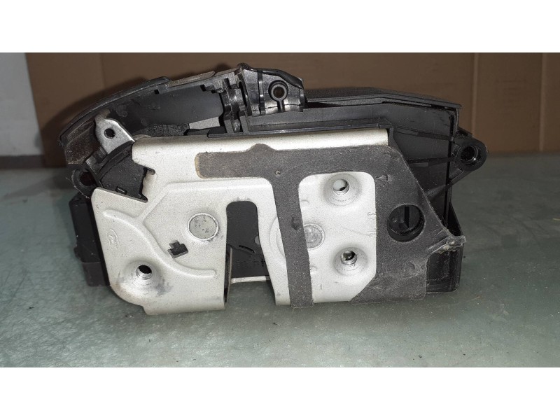 Recambio de cerradura puerta trasera izquierda para ford focus lim. business referencia OEM IAM BM5AA26413AF 921765105 ELECTRICA