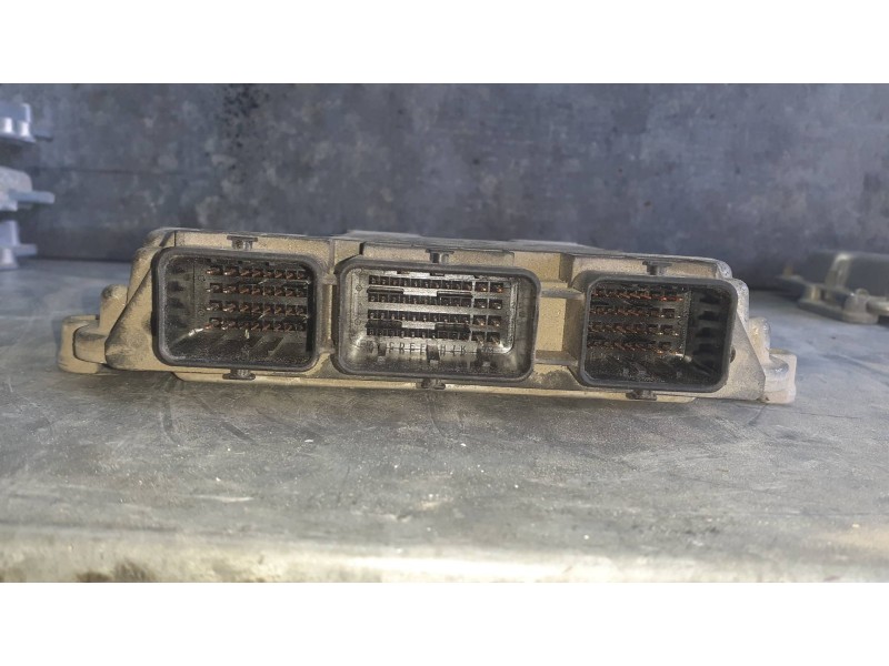 Recambio de centralita motor uce para citroen c3 referencia OEM IAM 9663475880 9657699480 BOSCH