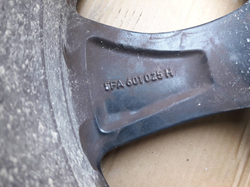 Recambio de llanta para cupra leon (kl1) referencia OEM IAM 5FA601025H 7,5JX18H2 ET46 5TORNILLOS