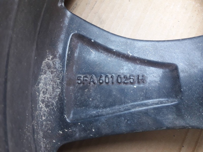 Recambio de llanta para cupra leon (kl1) referencia OEM IAM 5FA601025H 7,5JX18H2 ET46 5TORNILLOS