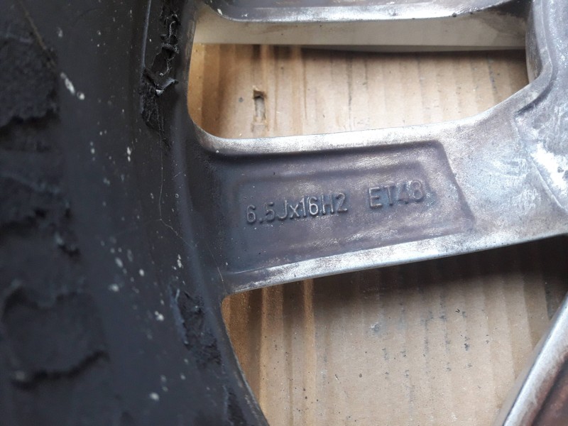 Recambio de llanta para volkswagen touran (5t1) referencia OEM IAM 5TA601025 6,5JX16H2 ET48 5TORNILLOS