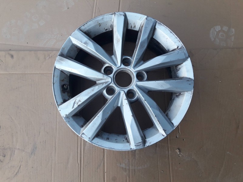 Recambio de llanta para volkswagen touran (5t1) referencia OEM IAM 5TA601025 6,5JX16H2 ET48 5TORNILLOS