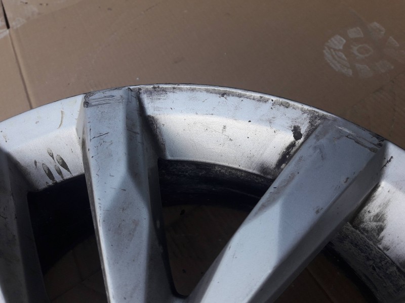 Recambio de llanta para volkswagen touran (5t1) referencia OEM IAM 5TA601025 6,5JX16H2 ET48 5TORNILLOS