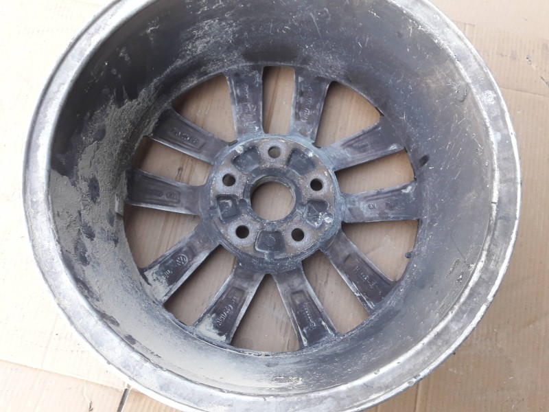 Recambio de llanta para volkswagen touran (5t1) referencia OEM IAM 5TA601025 6,5JX16H2 ET48 5TORNILLOS