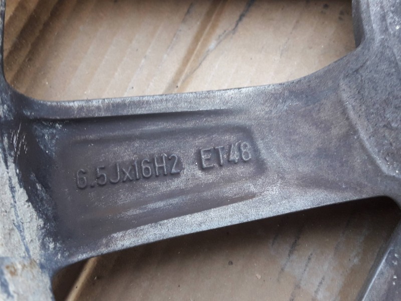 Recambio de llanta para volkswagen touran (5t1) referencia OEM IAM 5TA601025 6,5JX16H2 ET48 5TORNILLOS