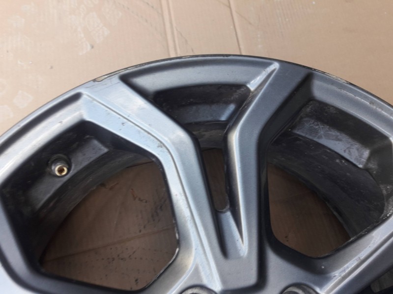 Recambio de llanta para ford fiesta (ce1) referencia OEM IAM H1BJ1007D1A E7,0JX17H2 ET47,5 4 TORNILLOS