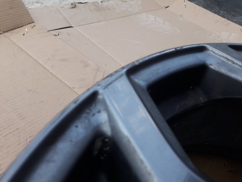 Recambio de llanta para ford fiesta (ce1) referencia OEM IAM H1BJ1007D1A E7,0JX17H2 ET47,5 4TORNILLOS