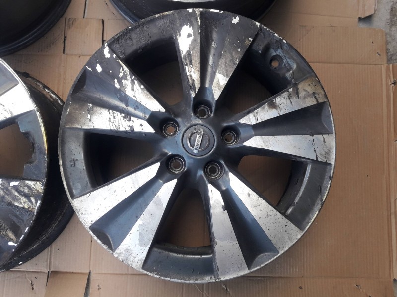 Recambio de juego llantas para nissan pulsar (c13) referencia OEM IAM N507016 17X61/2J45 5TORNILLOS