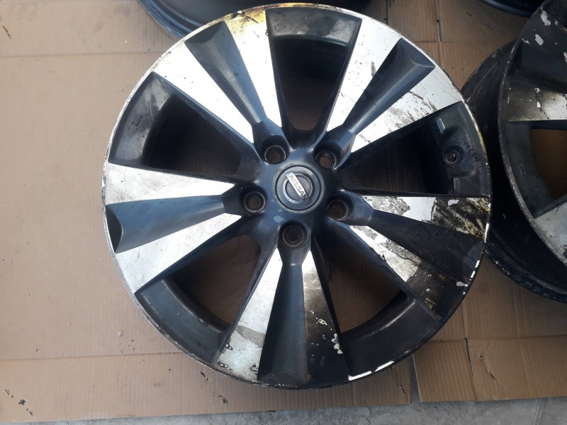 Recambio de juego llantas para nissan pulsar (c13) referencia OEM IAM N507016 17X61/2J45 5TORNILLOS