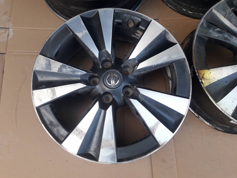 Recambio de juego llantas para nissan pulsar (c13) referencia OEM IAM N507016 17X61/2J45 5TORNILLOS