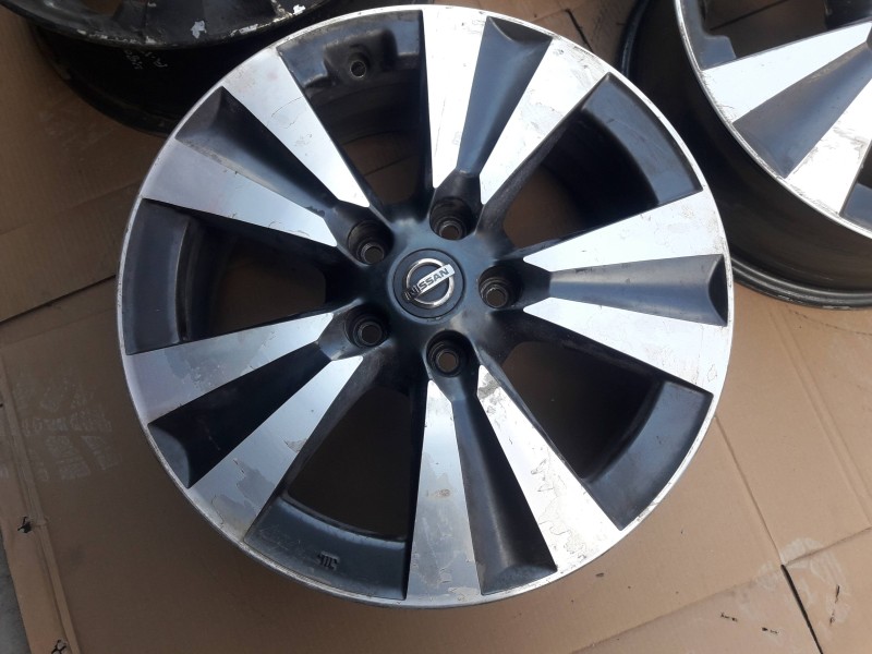Recambio de juego llantas para nissan pulsar (c13) referencia OEM IAM N507016 17X61/2J45 5TORNILLOS