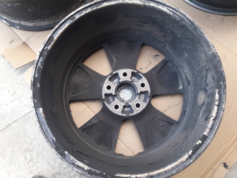 Recambio de juego llantas para nissan pulsar (c13) referencia OEM IAM N507016 17X61/2J45 5TORNILLOS