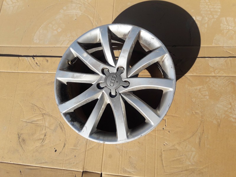 Recambio de llanta para audi a4 berlina (8w2) referencia OEM IAM 8K0601025BT 8,0JX18H2 ET47 5TORNILLOS