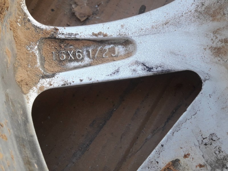 Recambio de llanta para toyota prius+ referencia OEM IAM FSABL 16X6 1/2J 5TORNILLOS