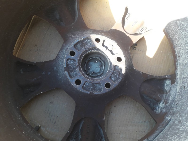 Recambio de llanta para renault megane iii coupe referencia OEM IAM 403000051RC 7J17 5CH49 5TORNILLOS