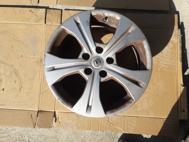 Recambio de llanta para renault megane iii coupe referencia OEM IAM 403000051RC 7J17 5CH49 5TORNILLOS