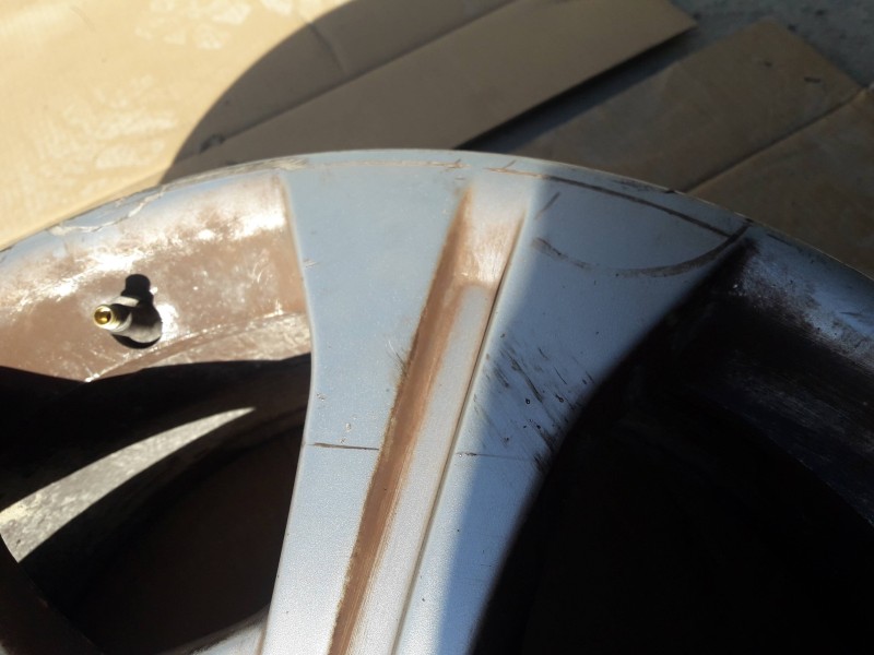 Recambio de llanta para renault megane iii coupe referencia OEM IAM 403000051RC 7J17 5CH49 5TORNILLOS