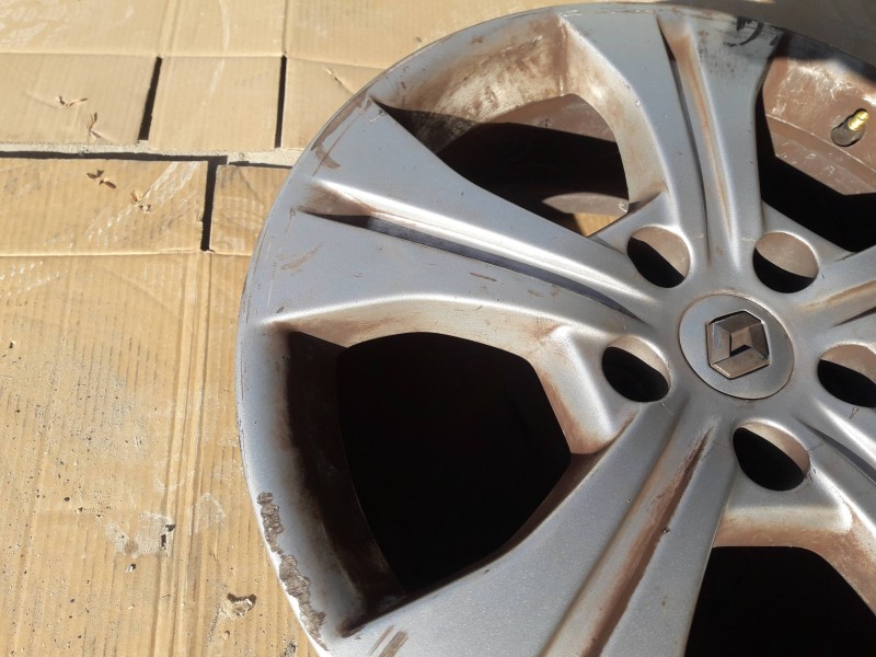 Recambio de llanta para renault megane iii coupe referencia OEM IAM 403000051RC 7J17 5CH49 5TORNILLOS