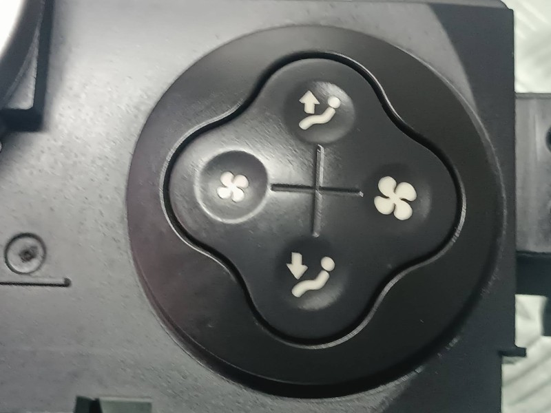 Recambio de mando climatizador para renault megane ii berlina 5p referencia OEM IAM 8200413906  