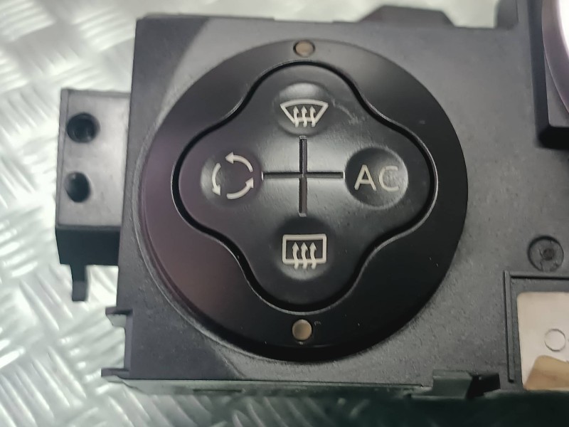 Recambio de mando climatizador para renault megane ii berlina 5p referencia OEM IAM 8200413906  