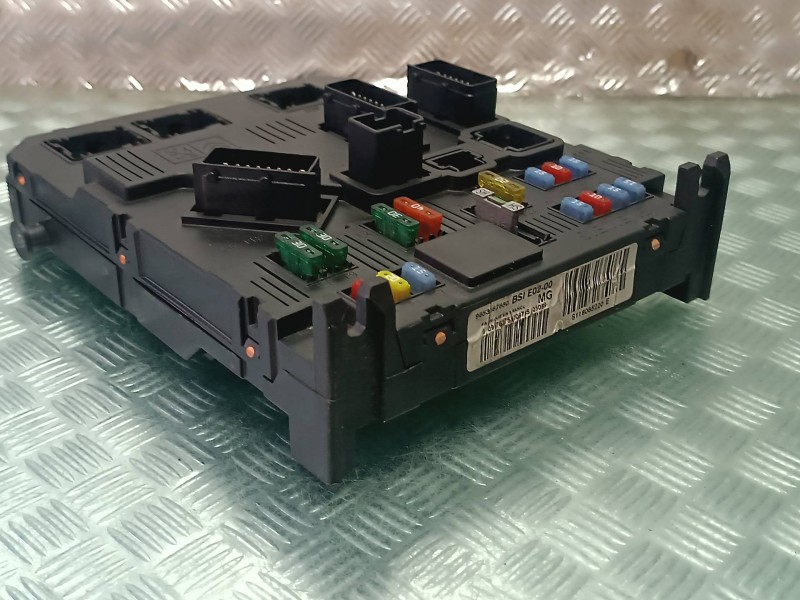 Recambio de caja reles / fusibles para peugeot 206 berlina referencia OEM IAM 9653667680 BSIE0200 S118085220E