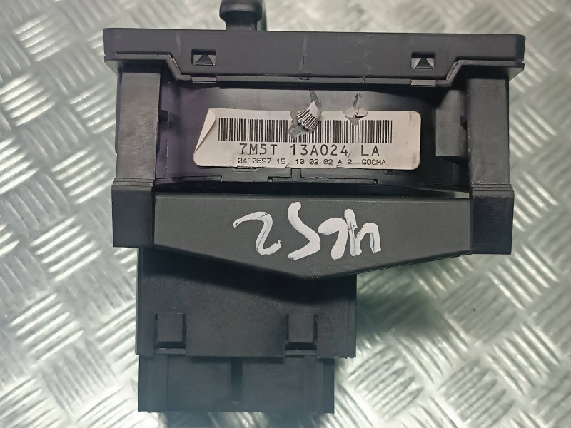 Recambio de mando luces para ford focus lim. (cb4) referencia OEM IAM 7M5T13A024LA  CONECTOR 8 PINES