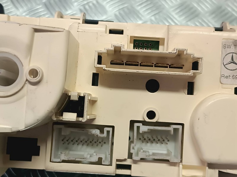 Recambio de mando calefaccion / aire acondicionado para mercedes-benz clase b (w245) referencia OEM IAM A1698301385 69780005 