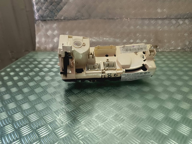 Recambio de mando calefaccion / aire acondicionado para mercedes-benz clase b (w245) referencia OEM IAM A1698301385 69780005 