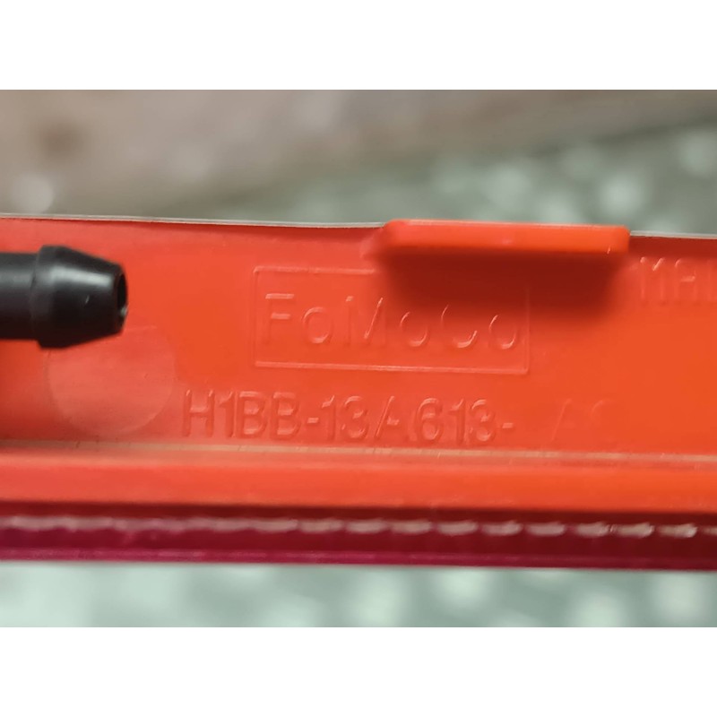 Recambio de luz central de freno para ford fiesta (ce1) referencia OEM IAM H1BB13A613AC  CONECTOR 2 PINES
