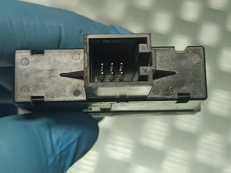Recambio de warning para audi a6 allroad quattro (4fh) referencia OEM IAM 4F0941509  CONECTOR 6 PINES
