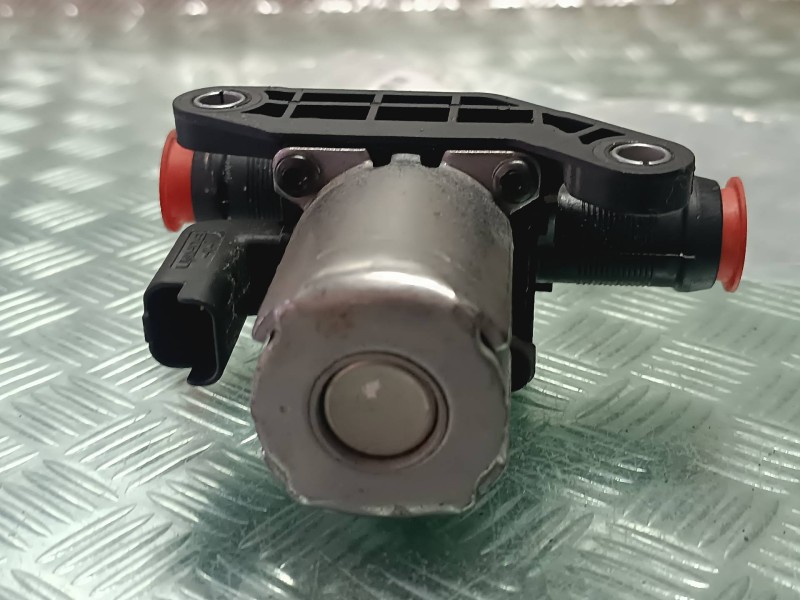 Recambio de bomba agua para dacia duster ii referencia OEM IAM 212309316R  CONECTOR 2 PINES