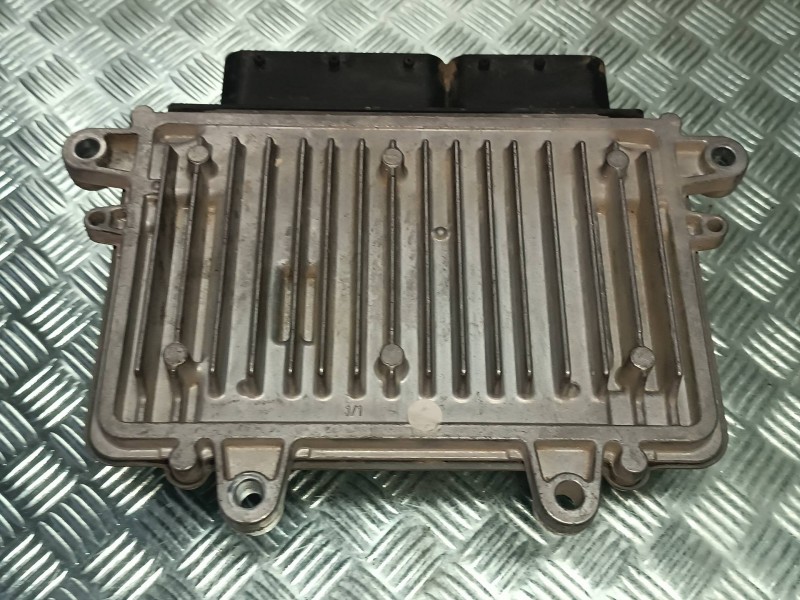 Recambio de centralita motor uce para mercedes-benz clase b (w245) referencia OEM IAM A6401507279 0281013022 BOSCH