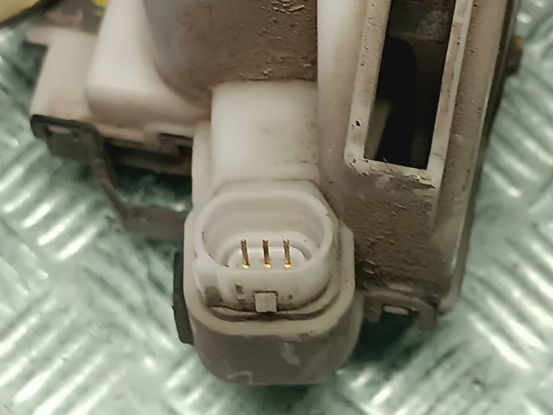 Recambio de cerradura puerta delantera izquierda para seat ibiza (6k1) referencia OEM IAM   2 CONECTORES