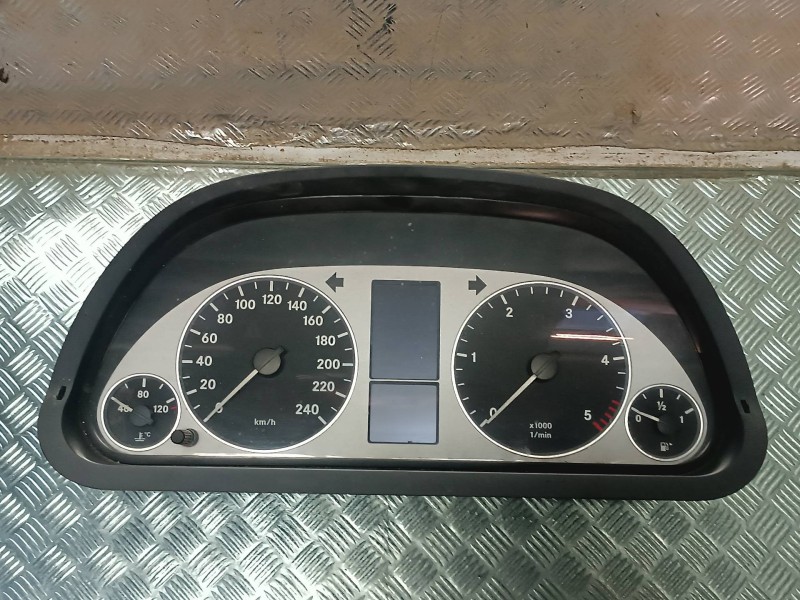 Recambio de cuadro instrumentos para mercedes-benz clase b (w245) referencia OEM IAM 1031098101 1031098110 BOSCH