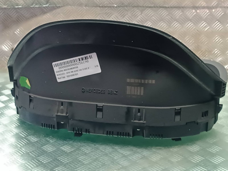 Recambio de cuadro instrumentos para mercedes-benz clase b (w245) referencia OEM IAM 1031098101 1031098110 BOSCH