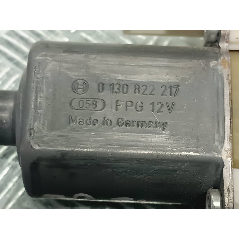 Recambio de motor elevalunas delantero izquierdo para ford focus lim. (cb4) referencia OEM IAM 4M5T14A389 995208101 0130822217