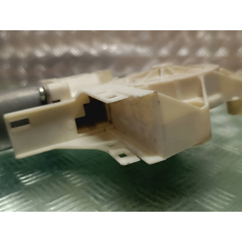 Recambio de motor elevalunas delantero izquierdo para ford focus lim. (cb4) referencia OEM IAM 4M5T14A389 995208101 0130822217