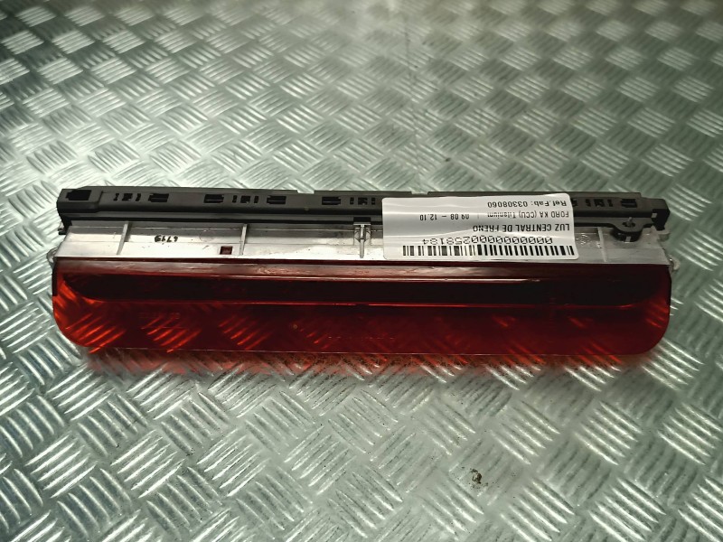 Recambio de luz central de freno para ford ka (ccu) titanium referencia OEM IAM 03308060  