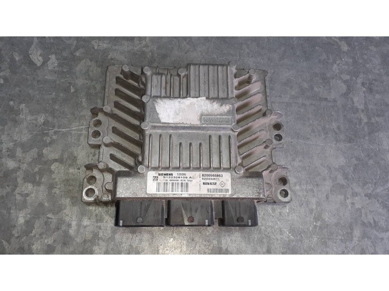 Recambio de centralita motor uce para renault scenic ii referencia OEM IAM 8200565863 S122326109A SIEMENS