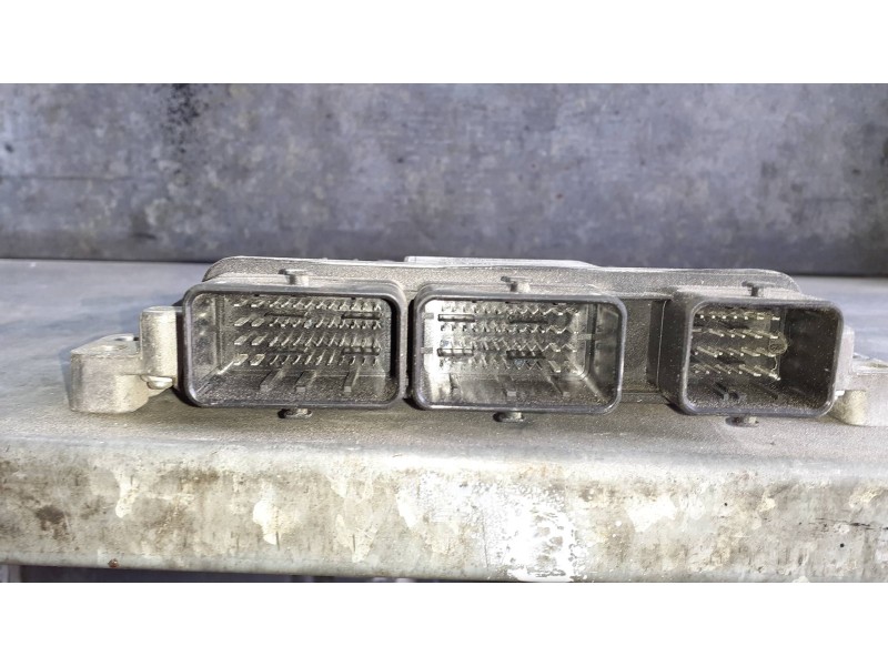 Recambio de centralita motor uce para renault megane iii berlina 5 p referencia OEM IAM 237100120R 237100627R DELPHI