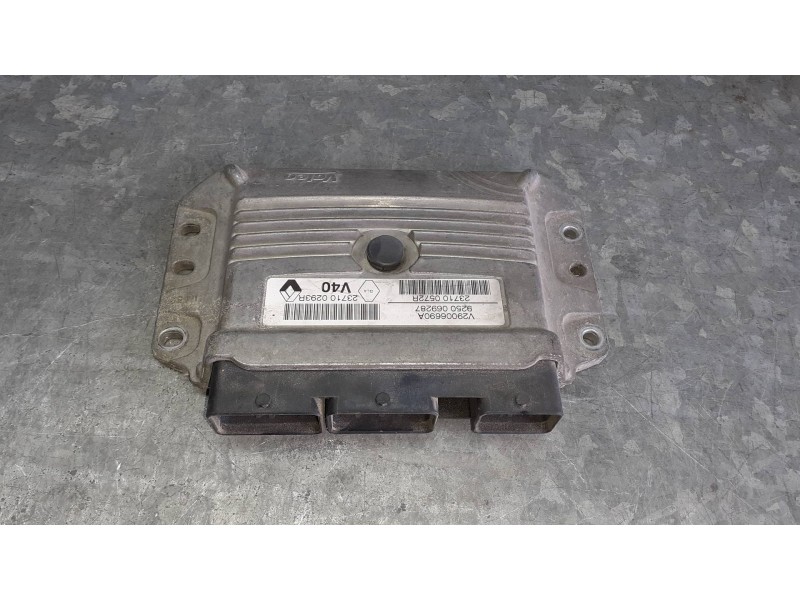 Recambio de centralita motor uce para renault megane iii coupe referencia OEM IAM 237100572R 237100293R VALEO