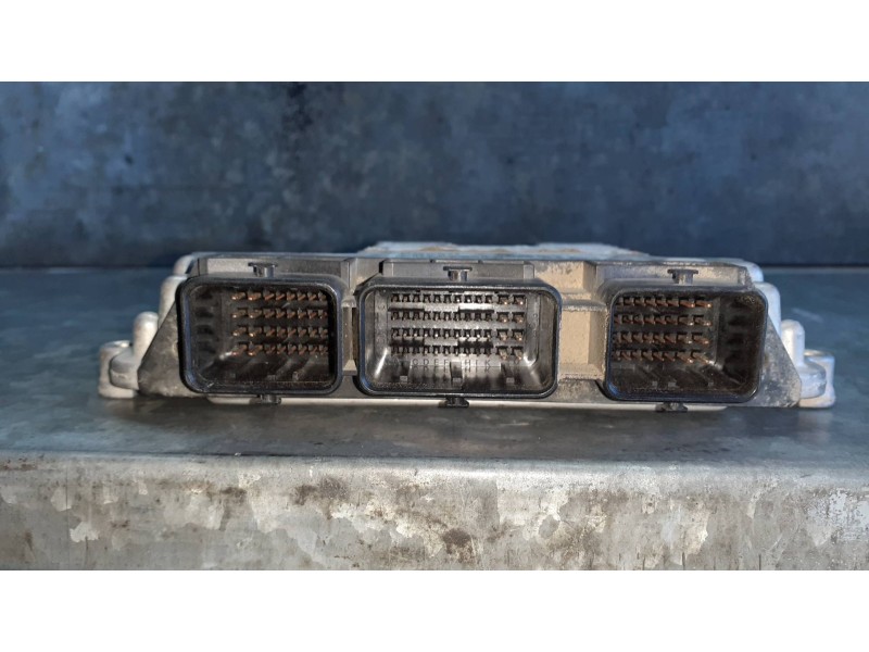 Recambio de centralita motor uce para peugeot 3008 referencia OEM IAM 9653958980 0281014729 BOSCH